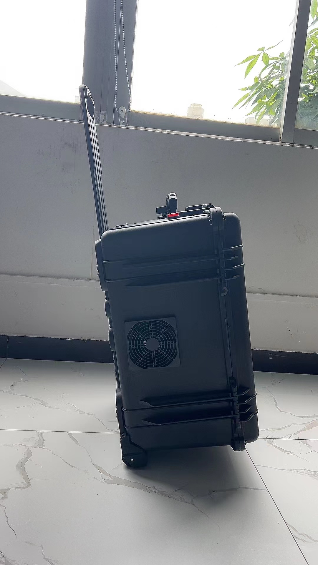 畜禽良种场手拉箱型移动通信干扰器